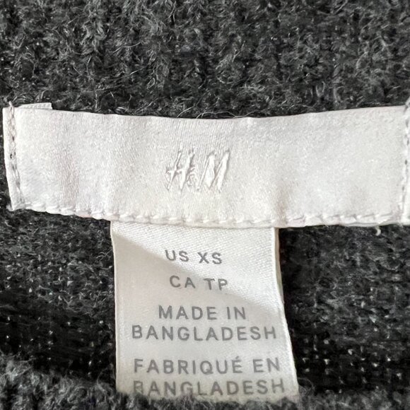 Grey H&M Sweater - Picture 2 of 2